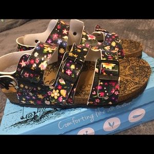 Calceo Black Floral Pattern Sandals, Size 39(9)